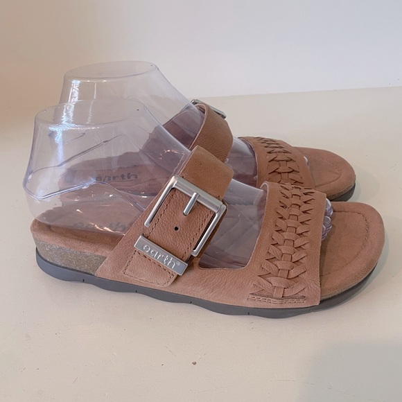 Earth women's Emani Sandals NWOT 7.5 brown leather neutral round toe casual - Picture 1 of 8